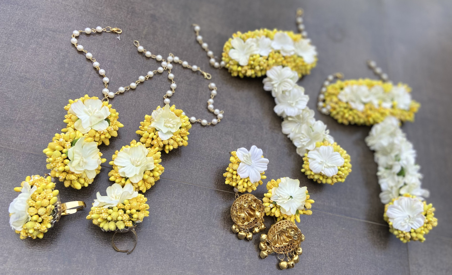 Yellow white flowers